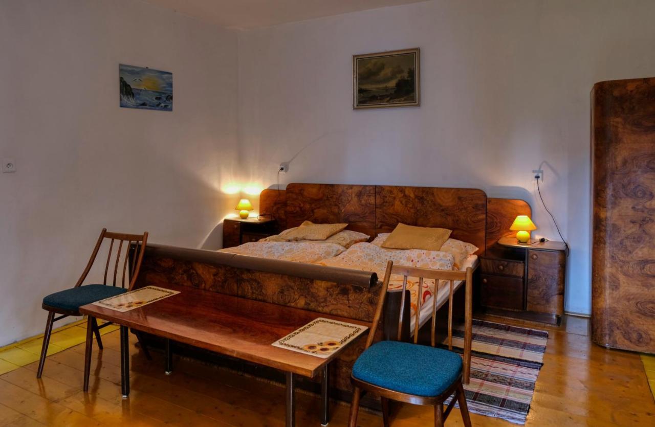 Apartmany V Broumovskem Statku Екстер'єр фото