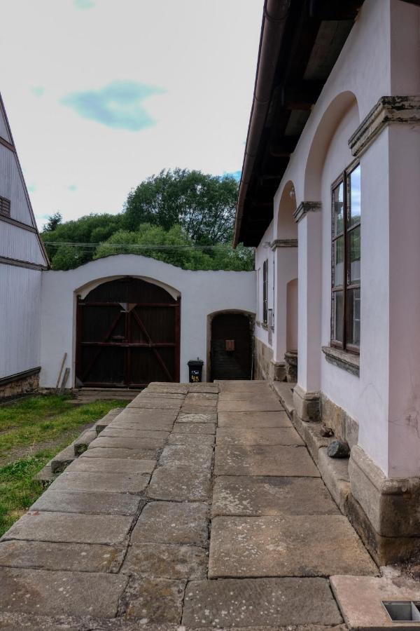 Apartmany V Broumovskem Statku Екстер'єр фото