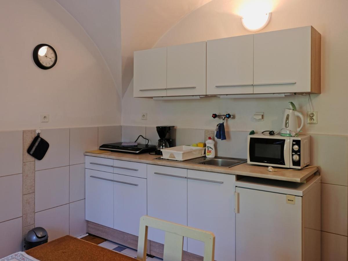 Apartmany V Broumovskem Statku Екстер'єр фото
